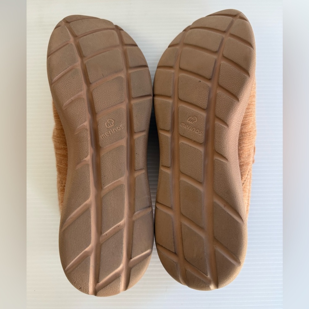 MERINOS Tan Slip-Ons - Picture 6 of 7